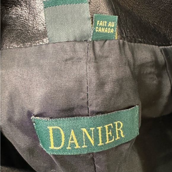 Danier Black Leather Pencil Skirt Size 4 - Picture 5 of 9